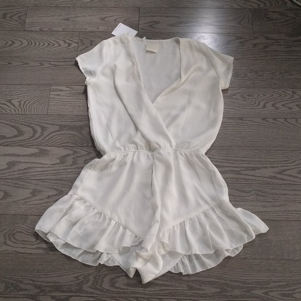 🍀 Beautiful Romper by loving things 🌺💐🍀
